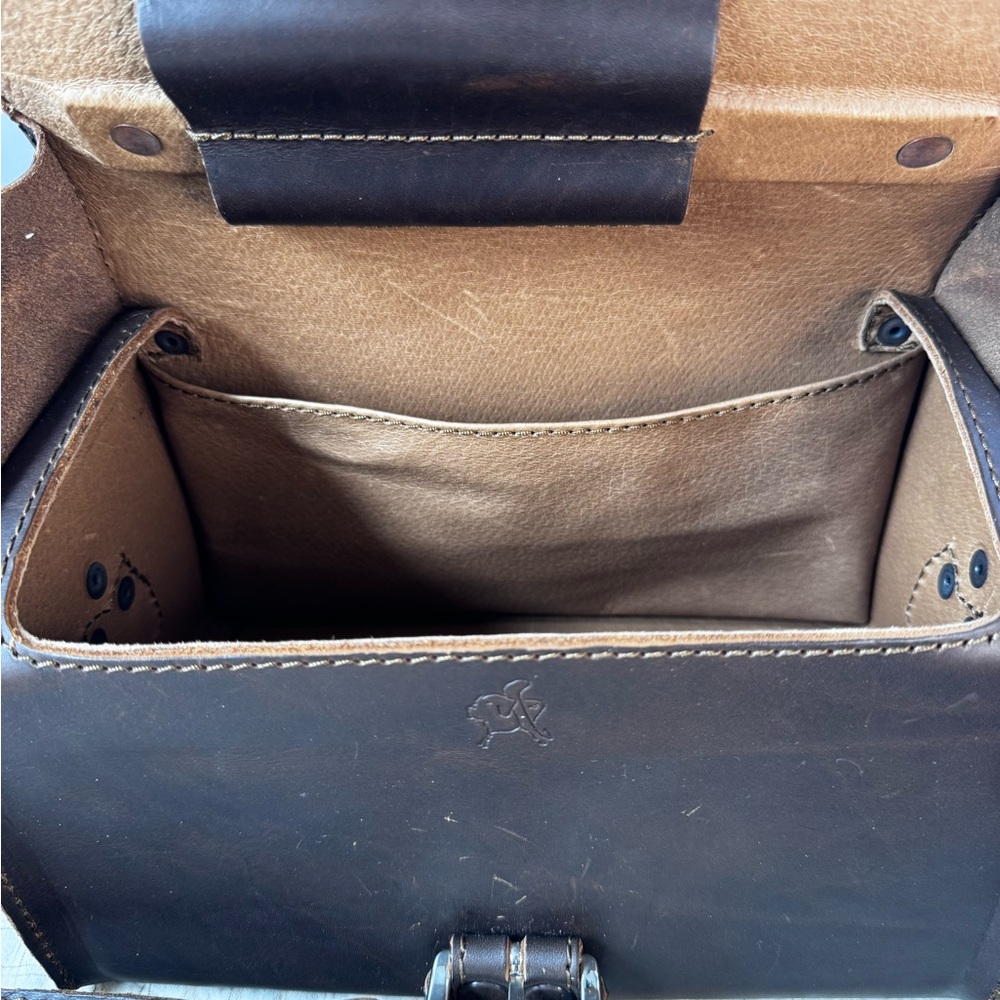 Classic Walnut Leather Messenger Bag - Picture 11 of 16